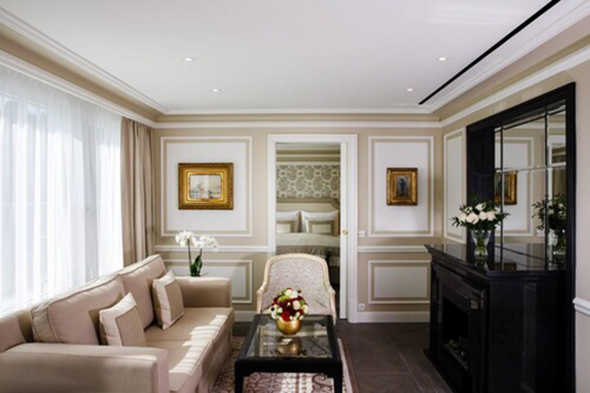 Hotel Sacher Salzburg Luaran gambar A suite at the Mandarin Oriental, Paris