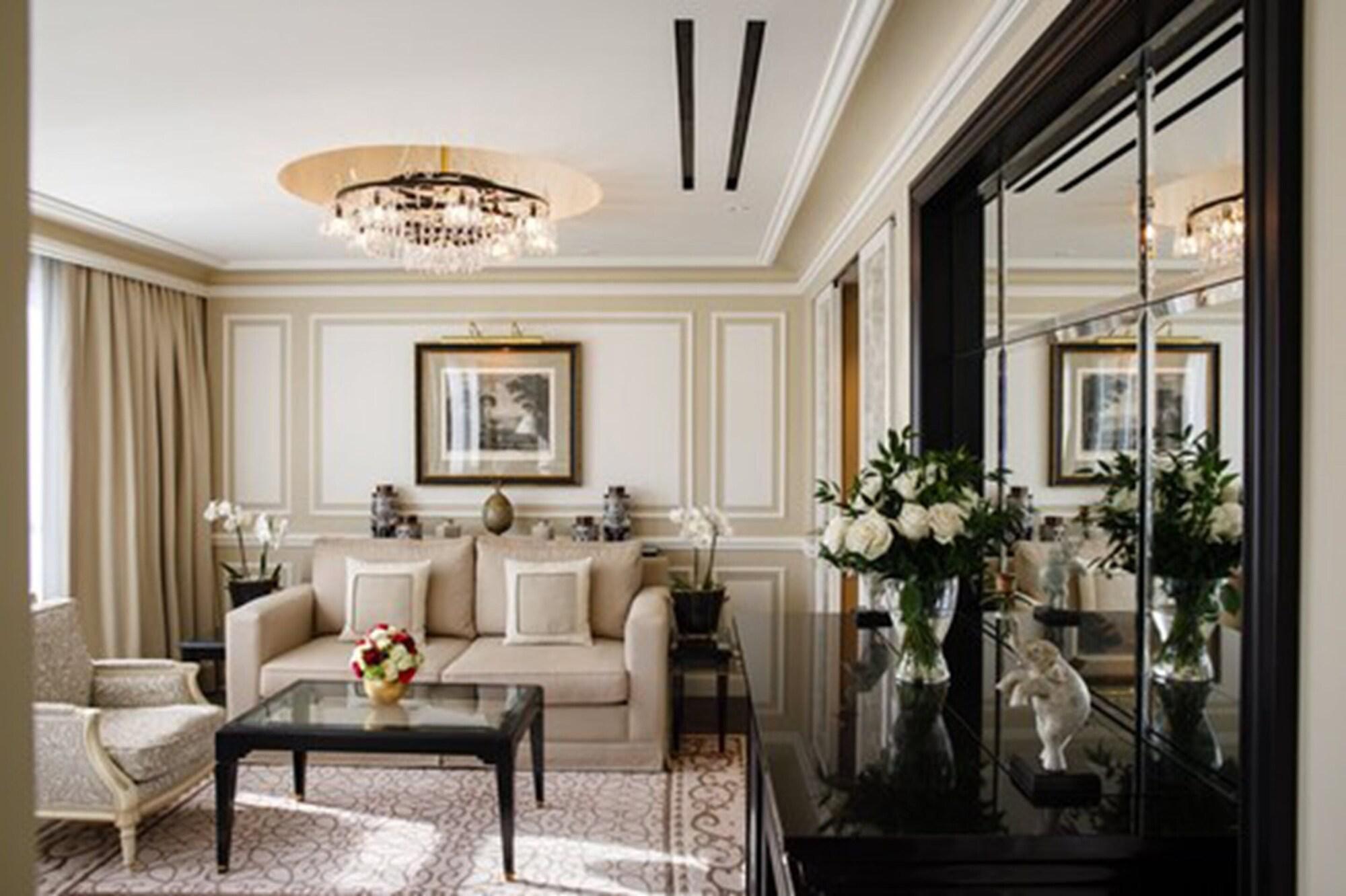 Hotel Sacher Salzburg Luaran gambar A suite at the Four Seasons Hotel