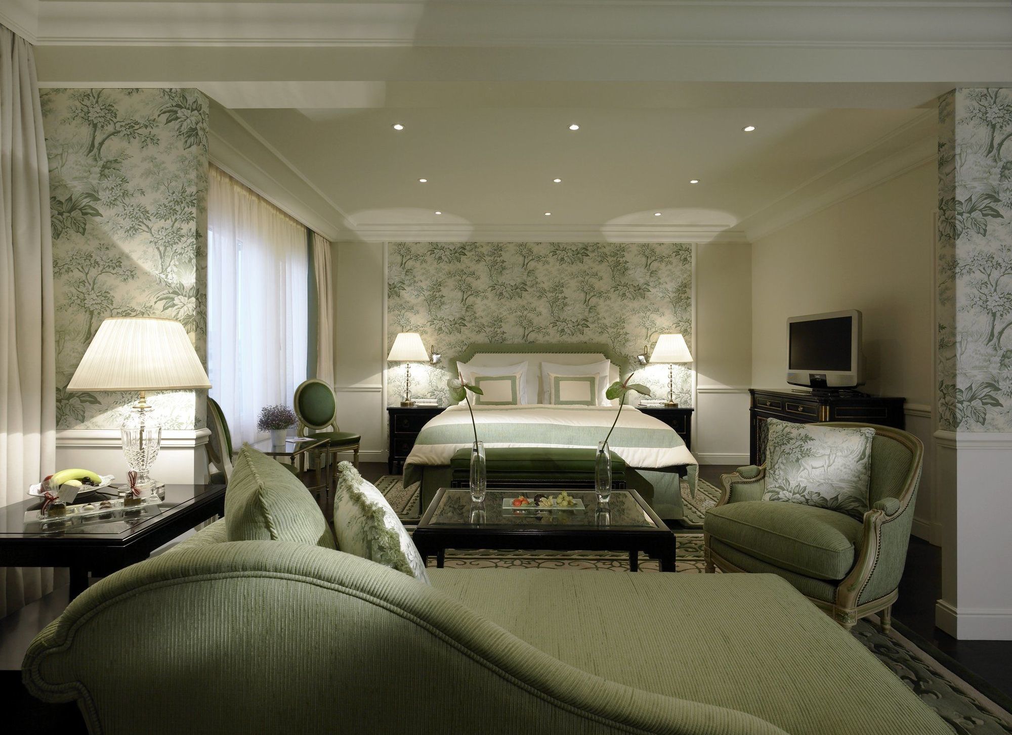 Hotel Sacher Salzburg Bilik gambar A suite at the Mandarin Oriental, Paris